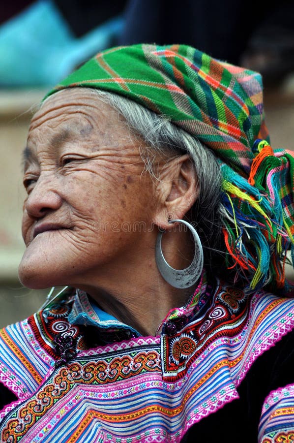 Black H mong minority woman in the Bac Ha market, Vietnam