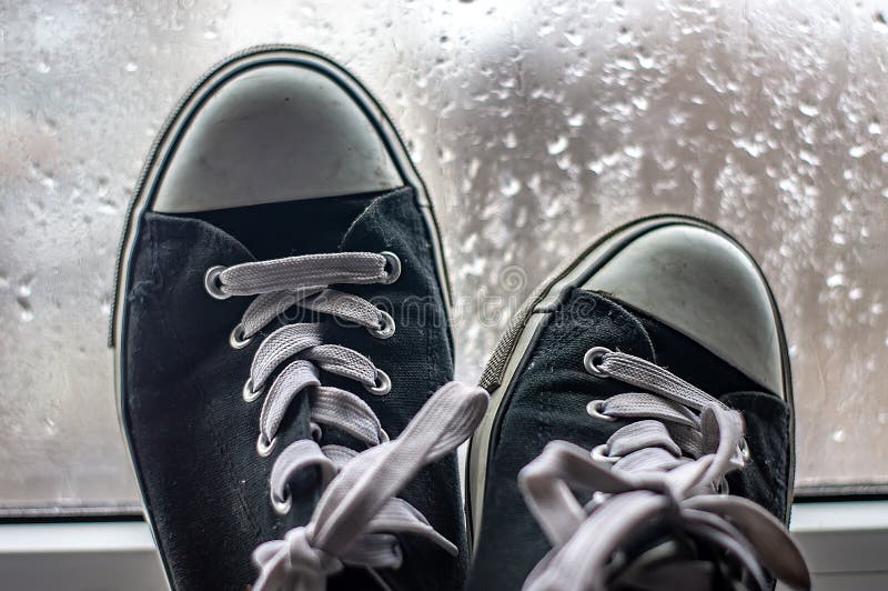best sneakers for rainy days
