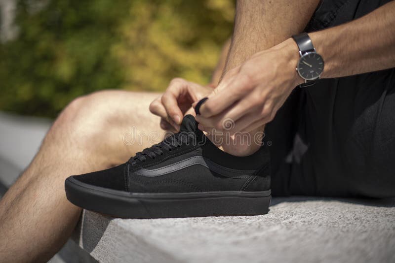 vans old skool triple black