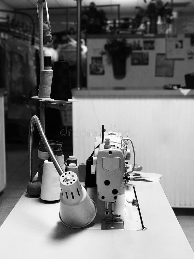 Sewing Machine in shop stock image. Image of machine 98547995