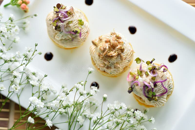 Blandade savoury feriemellanmål arkivbilder Blandade savoury feriemellanmål arkivbilder