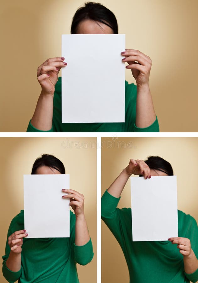 Blank holdingpapperskvinna arkivfoto