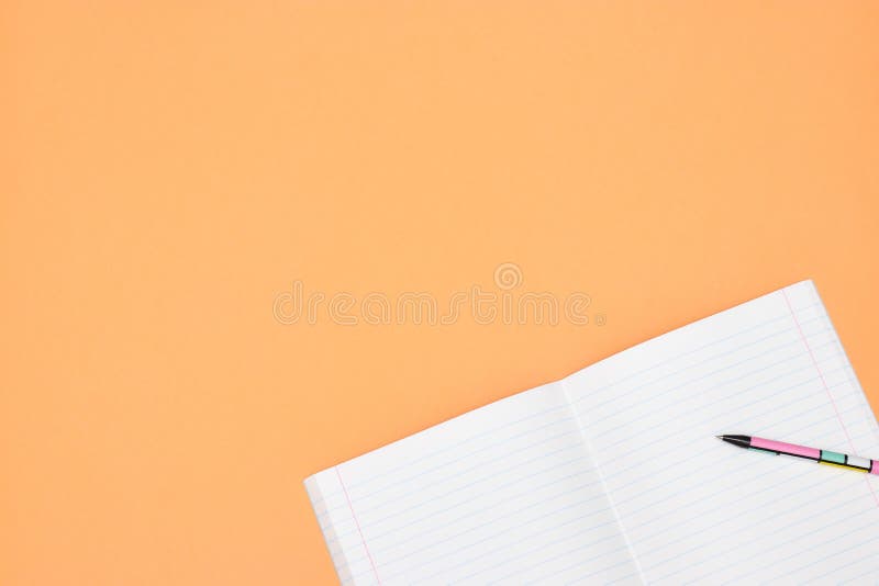 Sổ tay trống trơn tru sẽ đem lại cho bạn một trang giấy trắng để thể hiện tất cả tài năng của mình. Hãy lấp đầy trang giấy trống này với những dòng tay vô cùng sáng tạo và độc đáo.