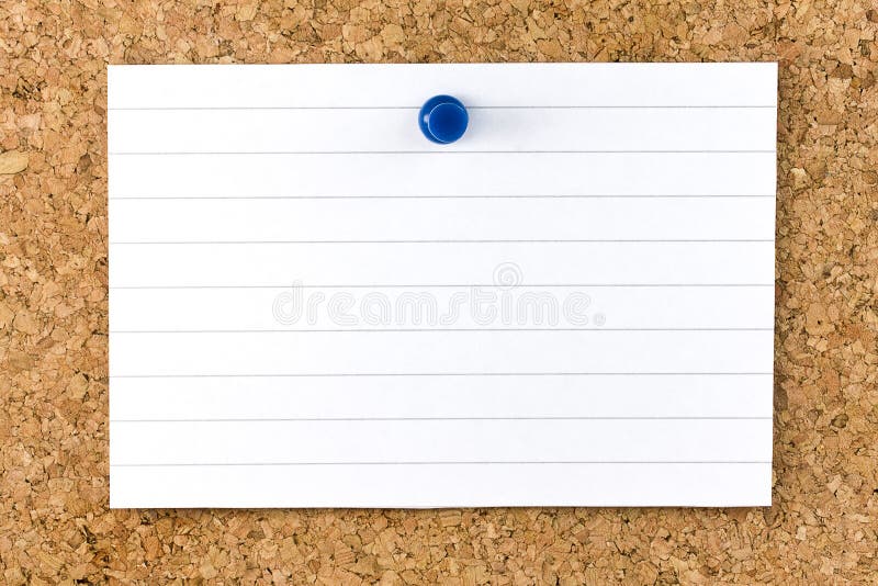 Horizontalmente vacío blanco rayas una carta sobre el corcho lámina azul pequeno pulgar.