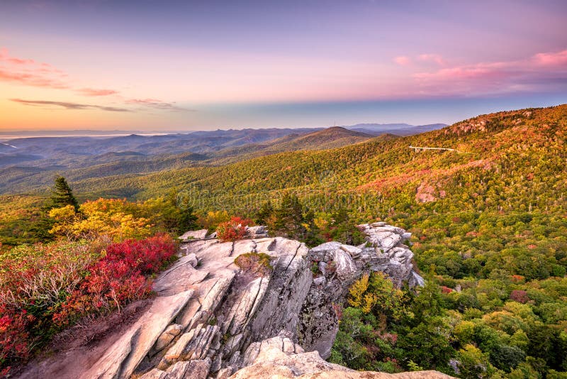 Landschaft der Blue Ridge Mountains in Lin Cove lizenzfreie stockfotos