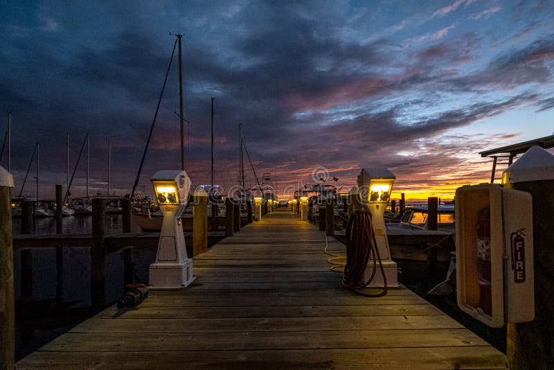 Blaue Stunde in Titusville, Florida lizenzfreie stockfotografie