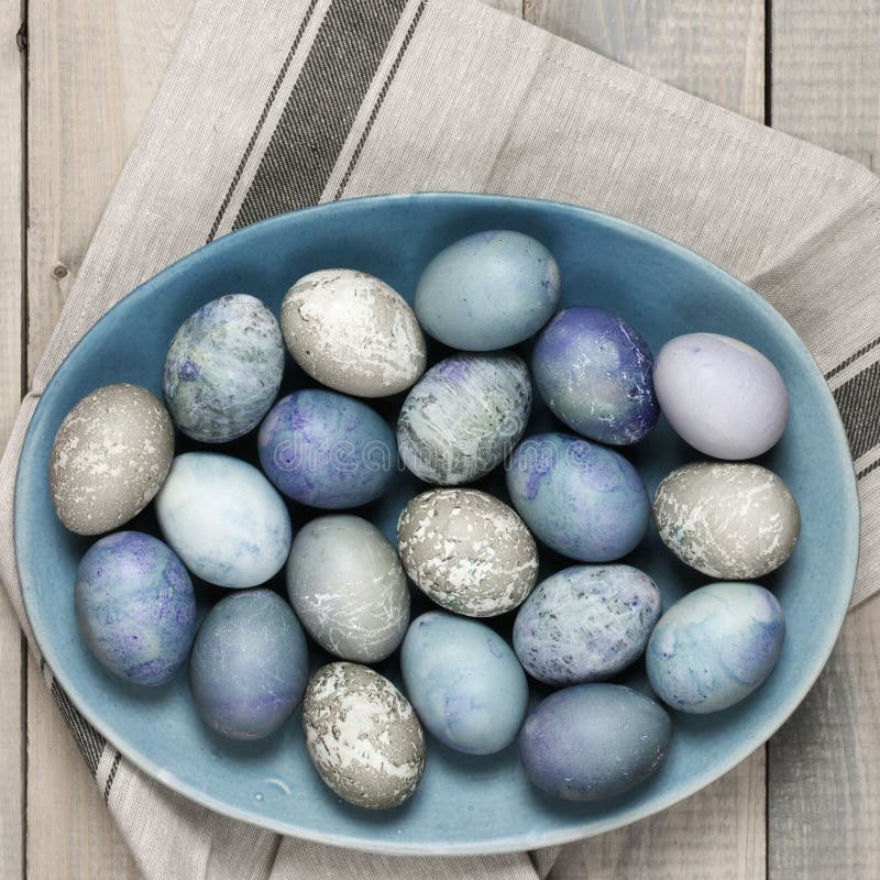 Blaue Ostereier stockfoto. Bild von gefärbt, tuch, blau - 23345418