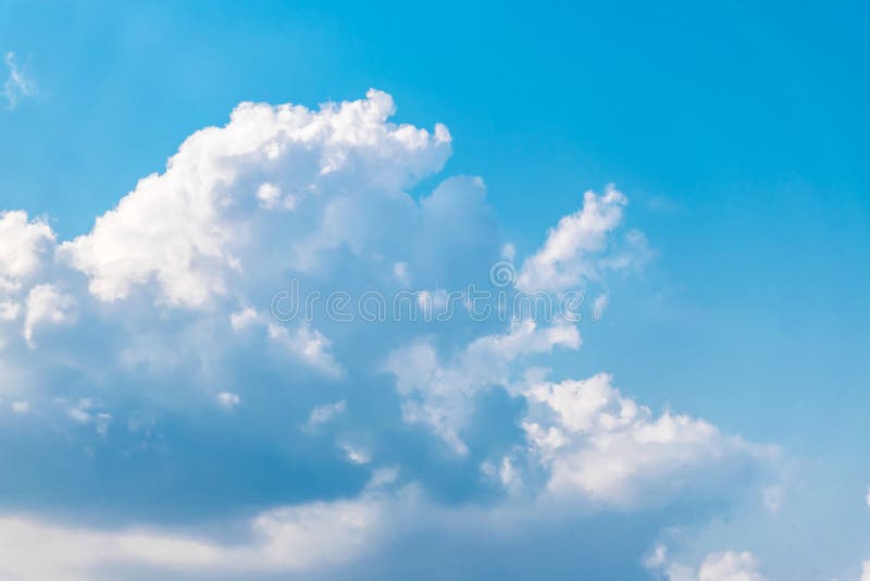 Blauer Himmel mit Wolke stockbild Blauer Himmel mit Wolke stockbild