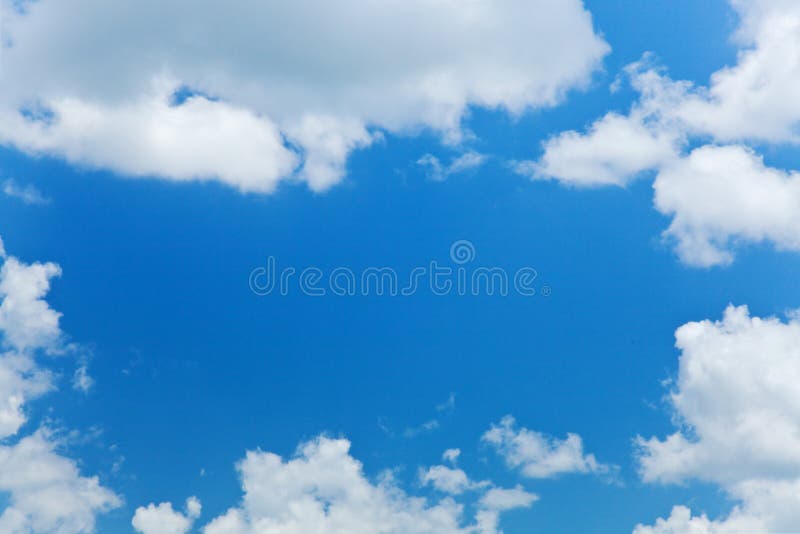 Blauer Himmel und Wolken lizenzfreie stockbilder Blauer Himmel und Wolken lizenzfreie stockbilder