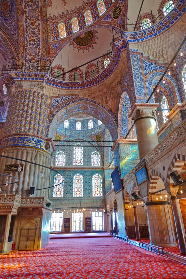 Blauer Moscheeninnenraum in Istanbul die Türkei