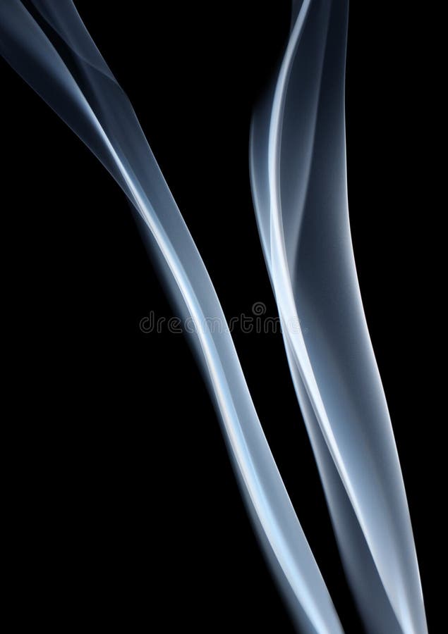 Blauer Rauch auf schwarzem Hintergrund stockfotografie