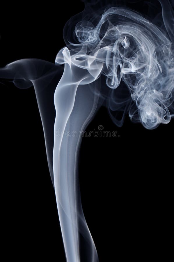 Blauer Rauch auf schwarzem Hintergrund lizenzfreies stockbild