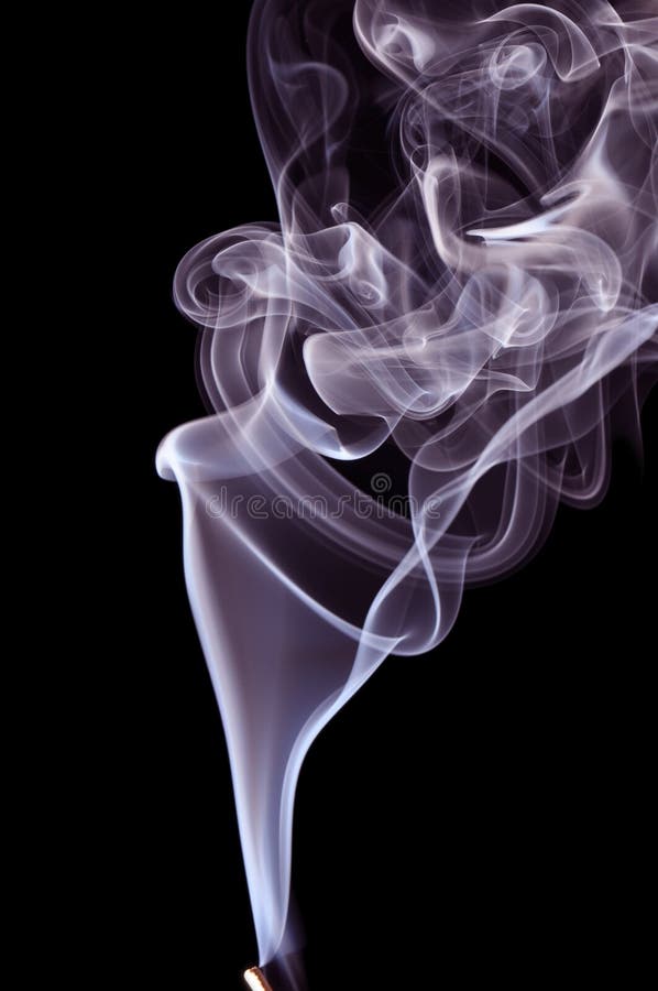 Blauer Rauch auf schwarzem Hintergrund lizenzfreie stockbilder