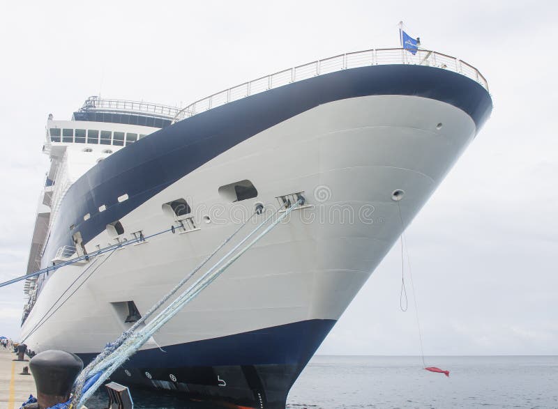 Blaue Und Weiße Yacht In Venedig Stockfoto - Bild von weiße, blaue