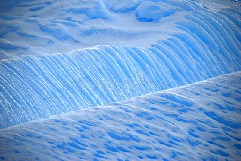 Blauw ijsdetail van ijsberg stock fotografie Blauw ijsdetail van ijsberg stock fotografie