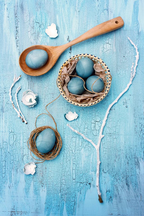 Blauw paaseierenstilleven stock fotografie Blauw paaseierenstilleven stock fotografie