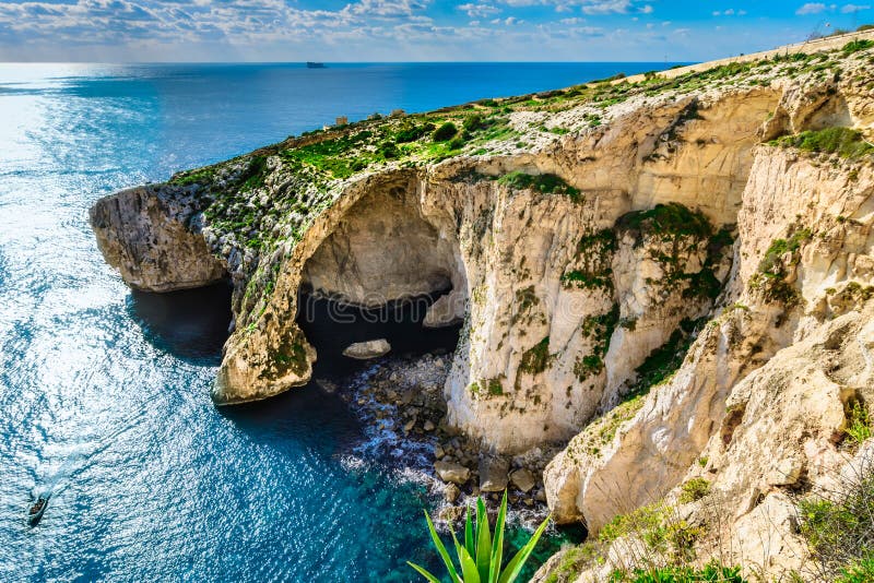 Blauwe Grot, Malta één van natuurlijke oriëntatiepunten royalty-vrije stock fotografie Blauwe Grot, Malta één van natuurlijke oriëntatiepunten royalty-vrije stock fotografie