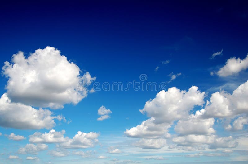 Blauwe hemel met witte wolken royalty-vrije stock foto's Blauwe hemel met witte wolken royalty-vrije stock foto's