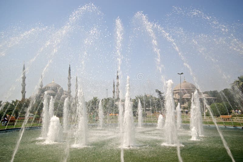Blauwe Moskee door fonteinen