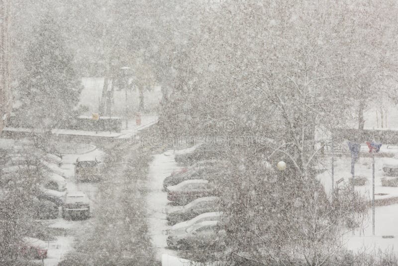Tempestade de neve na cidade fotografia de stock royalty free