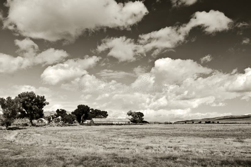 Bloccaggio del paesaggio scenico della natura strabiliante immagine stock libera da diritti Bloccaggio del paesaggio scenico della natura strabiliante immagine stock libera da diritti
