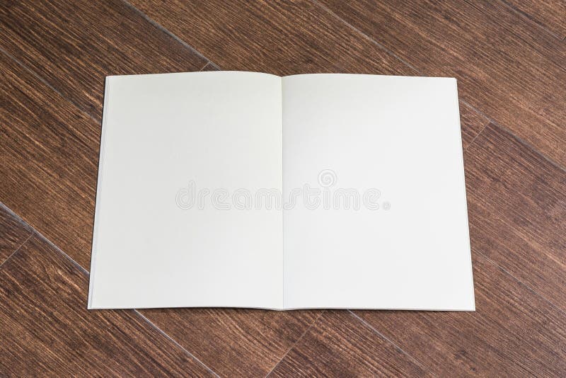 Blocco di libri con pagina di apertura vuota a4 imbottitura per opuscoli di menu catalogo opuscoli modello di portafoglio per il b fotografie stock libere da diritti