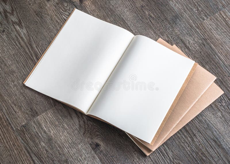 Blocco di libri con pagina di apertura vuota a4 imbottitura per opuscoli di menu catalogo opuscoli modello di portafoglio per il b immagini stock libere da diritti
