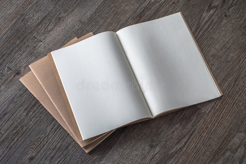 Blocco di libri con pagina di apertura vuota a4 imbottitura per opuscoli di menu catalogo opuscoli modello di portafoglio per il b fotografia stock libera da diritti