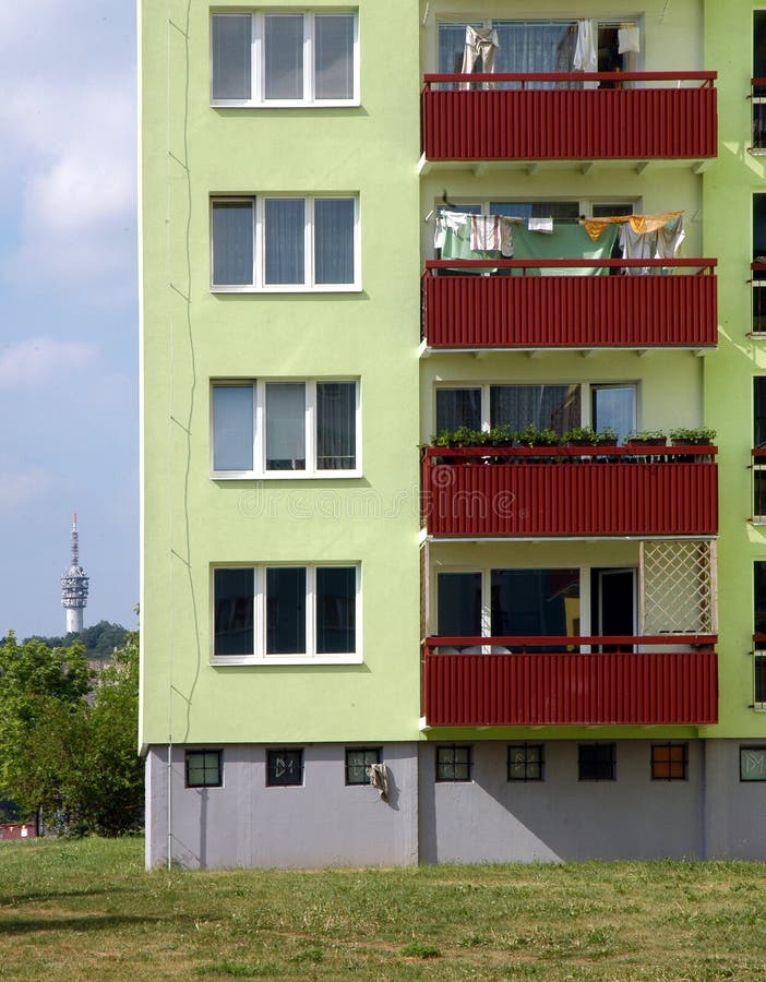 Blocs d'appartements photo stock. Image du personne, architecture
