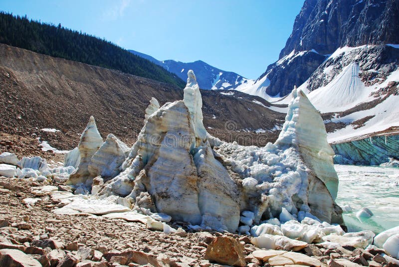Blocs de glace et lac ice photo libre de droits Blocs de glace et lac ice photo libre de droits
