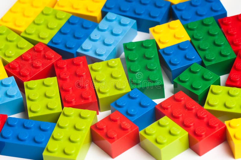 Tas De Lego Duplo Blocks, Des Voitures Et Des Jouets Image éditorial -  Image du plastique, jaune: 142538950