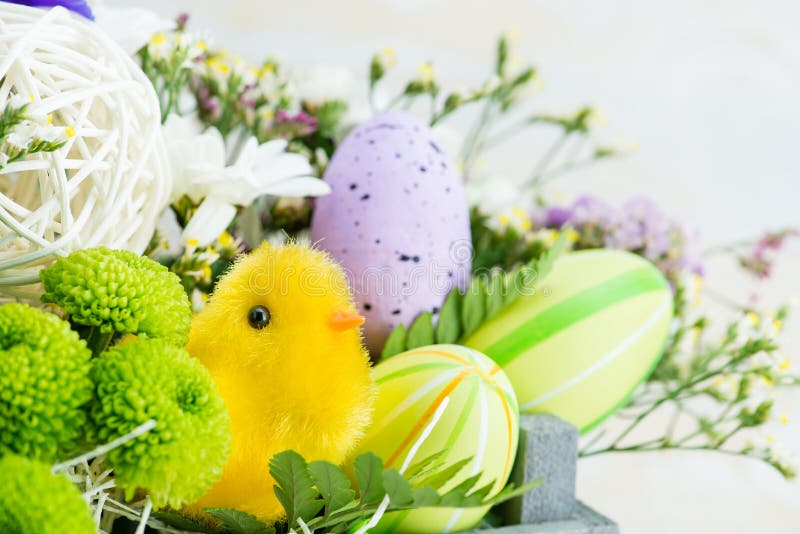 Blomma sammansättning med easter ägg, lyckliga easter arkivbild Blomma sammansättning med easter ägg, lyckliga easter arkivbild