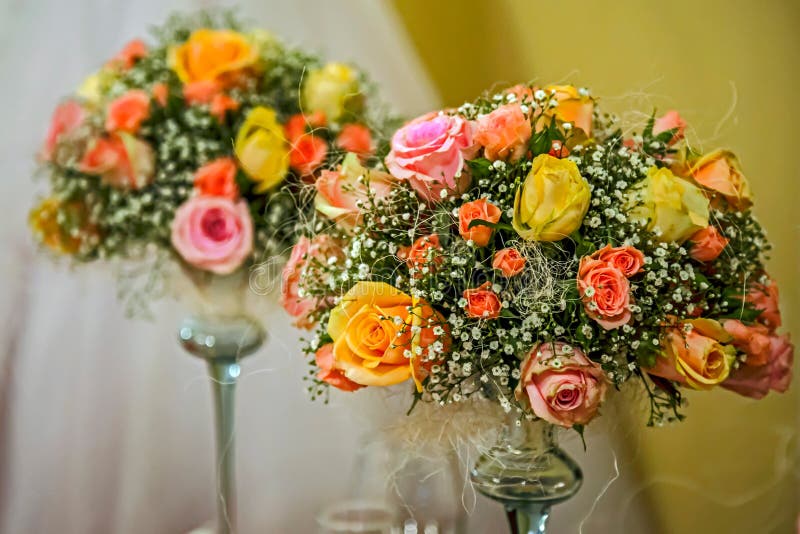 Blommaordning för en festlig händelse 1 royaltyfri fotografi Blommaordning för en festlig händelse 1 royaltyfri fotografi