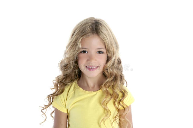 Blond flicka little som ler royaltyfri bild