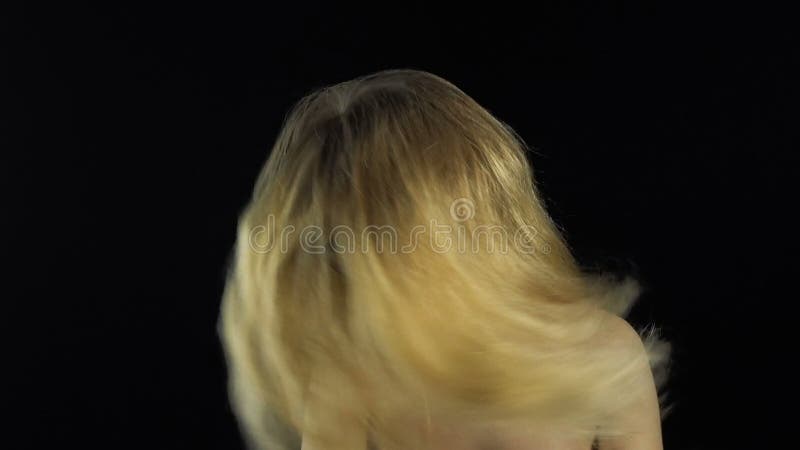 Blond meisje het schudden hoofd stock videobeelden