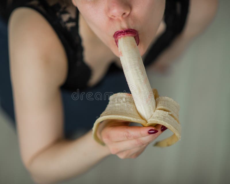 Sexy Banana Sucking