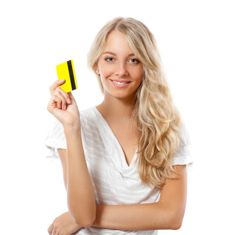 Blonde Frau, die gelbe Kreditkarte anhält lizenzfreie stockfotografie Blonde Frau, die gelbe Kreditkarte anhält lizenzfreie stockfotografie