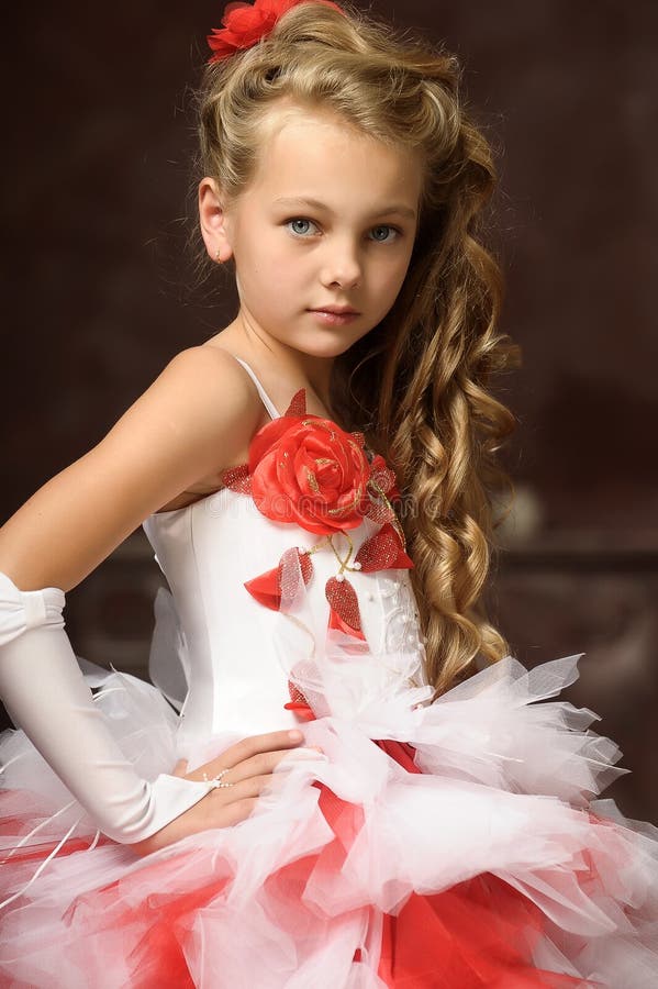 Little Girl In Wedding Dress Stock Image - Image of background, girl ...