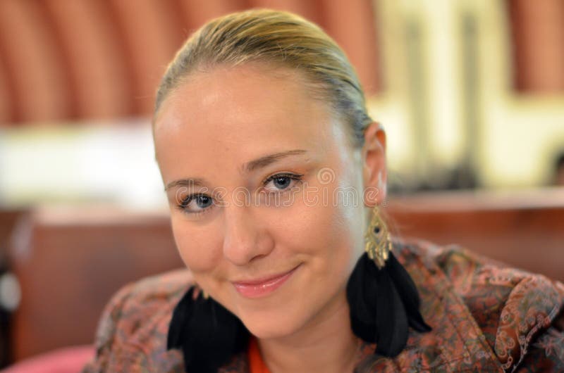 近视眼手术种类及优缺点,全激光晶体植入4种近视手术介绍 - 全飞秒激光 - 花容眼睛