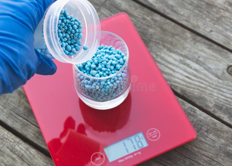 271 Weight Scale Chemical Stock Photos - Free & Royalty-Free Stock Photos  from Dreamstime