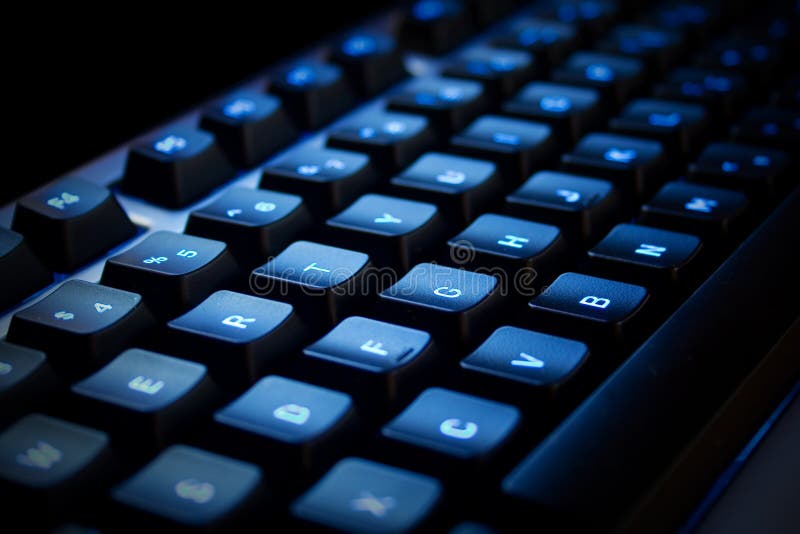 Nếu bạn yêu màu xanh, bàn phím xanh sẽ là sự lựa chọn tuyệt vời để tạo điểm nhấn cho chiếc máy tính của mình. Hãy cùng xem hình ảnh đầy sắc màu và độc đáo này!