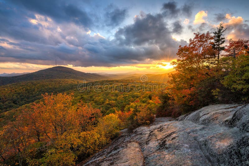 Blue Ridge Mountains, jesień sceniczny zmierzch zdjęcia stock Blue Ridge Mountains, jesień sceniczny zmierzch zdjęcia stock