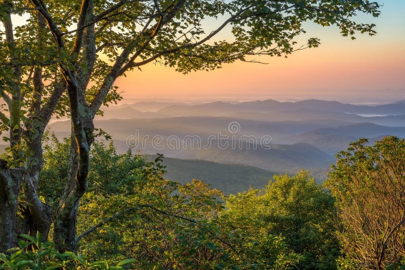 Blue Ridge Mountains, sceniczny wschód słońca fotografia royalty free Blue Ridge Mountains, sceniczny wschód słońca fotografia royalty free
