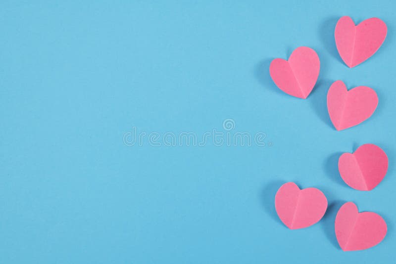 Với nền Valentine màu xanh cute, hình ảnh trở nên dễ thương và đáng yêu hơn bao giờ hết. Thiết kế này chắc chắn sẽ khiến bạn cảm thấy tươi mới và vui tươi. Hãy xem qua bức ảnh để trải nghiệm những cảm xúc tuyệt vời nhất.