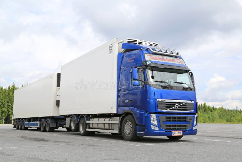 Blue Volvo FH Temperature Controlled Truck Editorial Stock Image - Image of business, blue: 56946709
