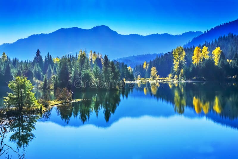 Blue Water Yewllow Trees Gold Lake Autumn Snoqualme Pass Washing