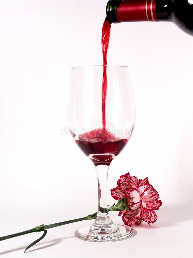 BlumenWeinFlaschenglas stockbild. Bild von liebe, brombeere 617917