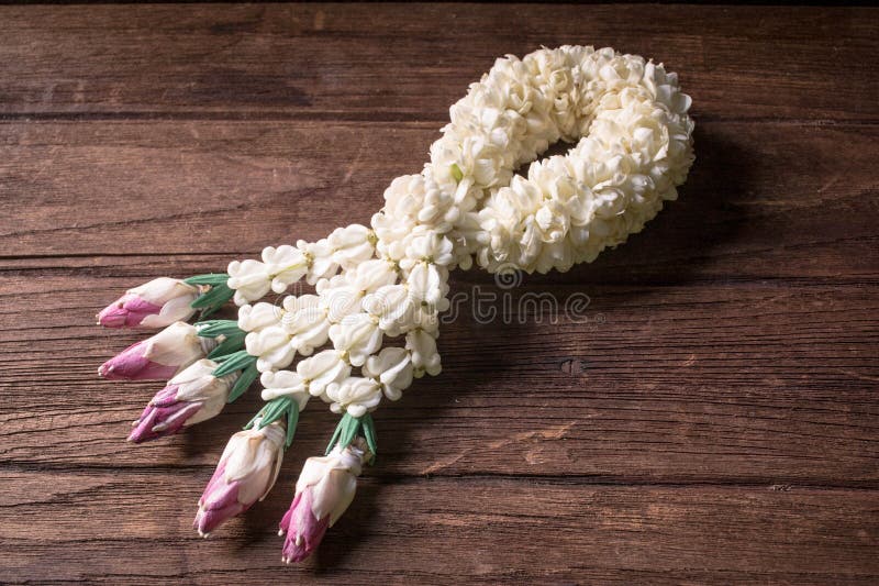 Blumengirlanden der thailändischen Art für Songkran lizenzfreie stockfotos Blumengirlanden der thailändischen Art für Songkran lizenzfreie stockfotos