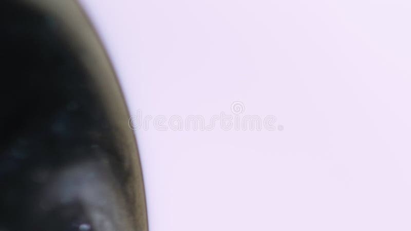 Blur Farbe Fleck glänzen Fleck schwarz weißes Öl Flüssigkeit stock video