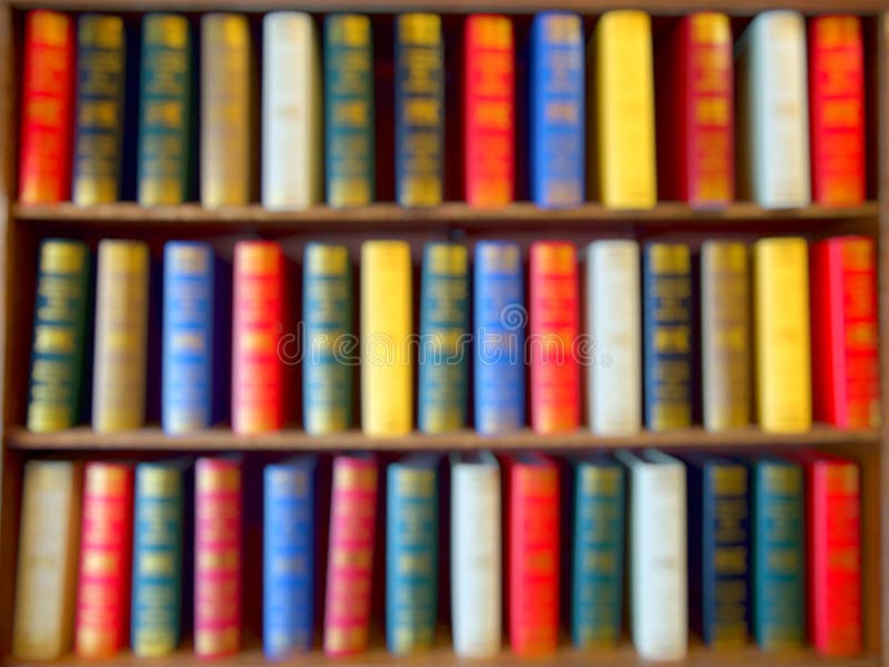 Blured van Kleurrijke boeken, Handboek, Literatuur op houten boekenrek in bibliotheek Achtergrond royalty-vrije stock afbeeldingen Blured van Kleurrijke boeken, Handboek, Literatuur op houten boekenrek in bibliotheek Achtergrond royalty-vrije stock afbeeldingen